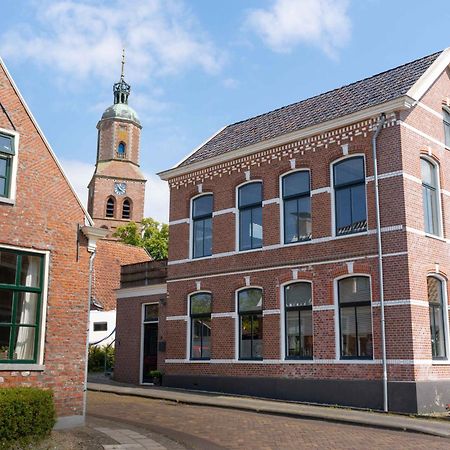 Sfeervol Verblijf In Oude Gemeentehuis Eenrum. Kültér fotó