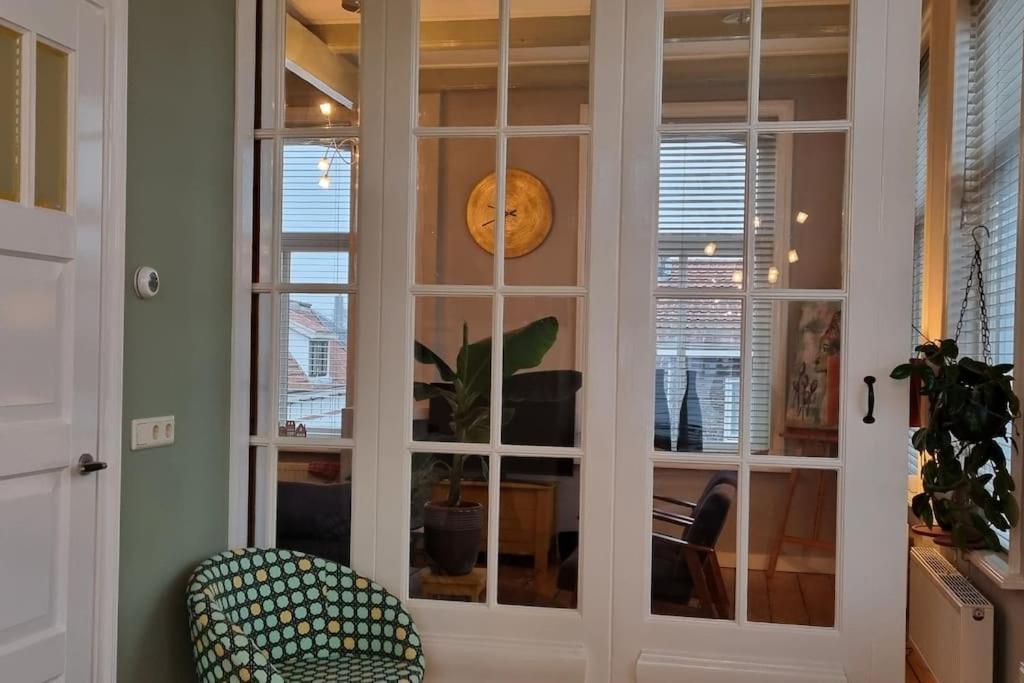 Sfeervol Verblijf In Oude Gemeentehuis Eenrum. Kültér fotó